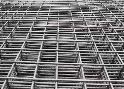 成都钢筋焊网的特点、应用领域及护栏网排焊机介绍